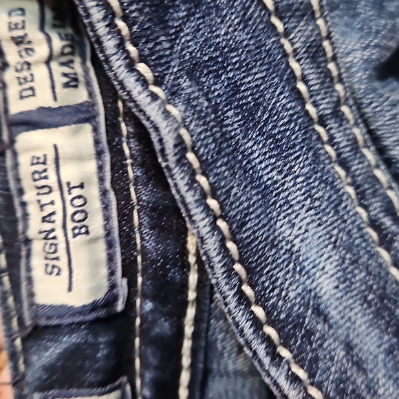 Miss Me Signature Boot Cut Low-Rise Embellished Jeans - Picture 11 of 12